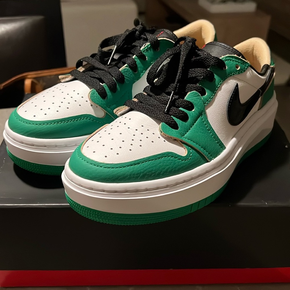 Brand new platform Air Jordan 1 elevate low se green black and white